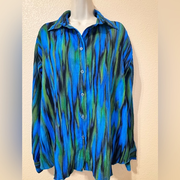 Vibrant Blue and Green Long Shirt - Picture 2 of 10